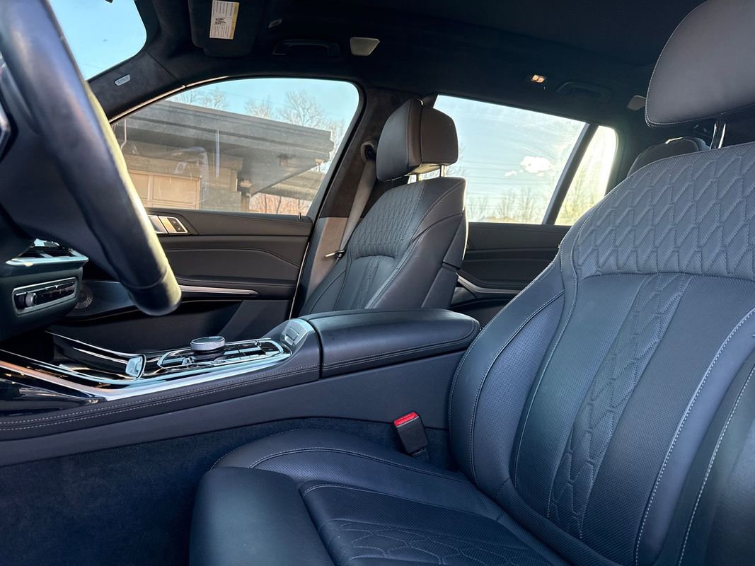 Used 2024 BMW X7 M60i w/ Executive Package image 25