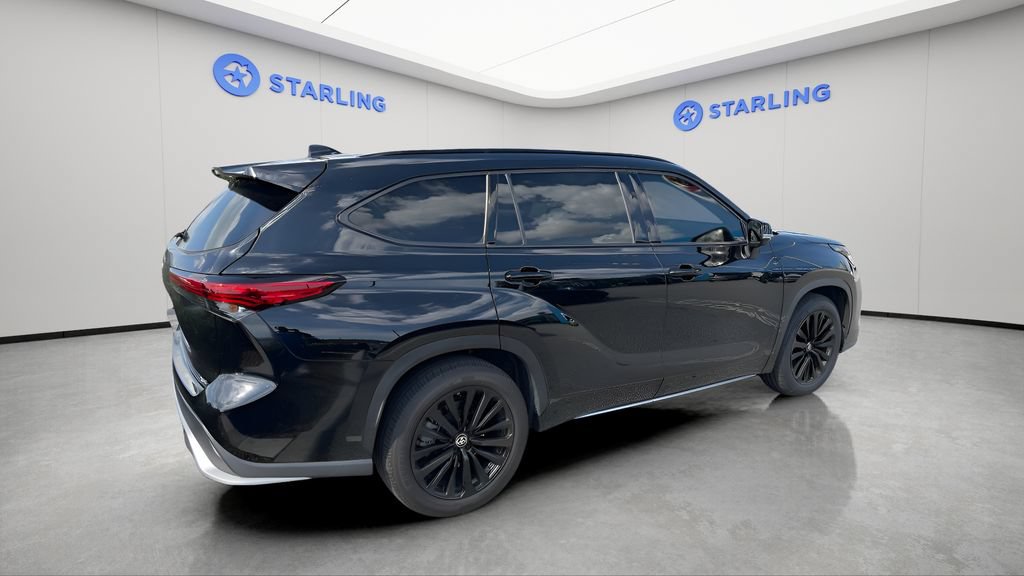 Used 2023 Toyota Highlander XSE FWD image 3
