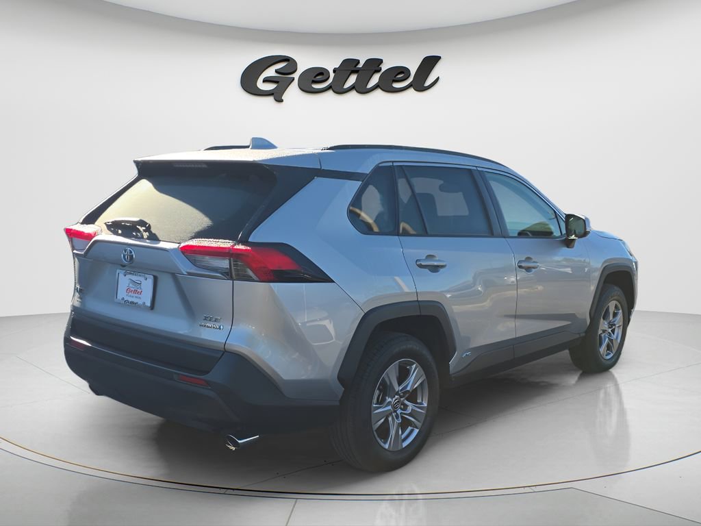 Used 2023 Toyota RAV4 XLE image 12