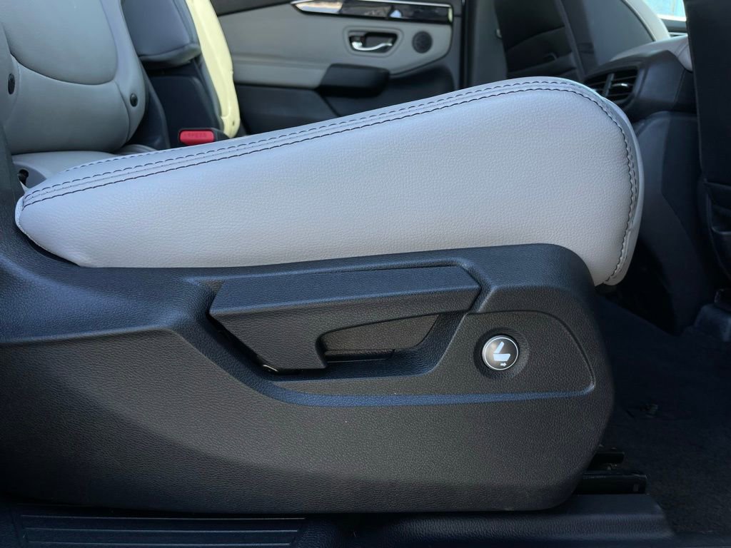 Certified 2025 Honda Pilot EX-L image 35