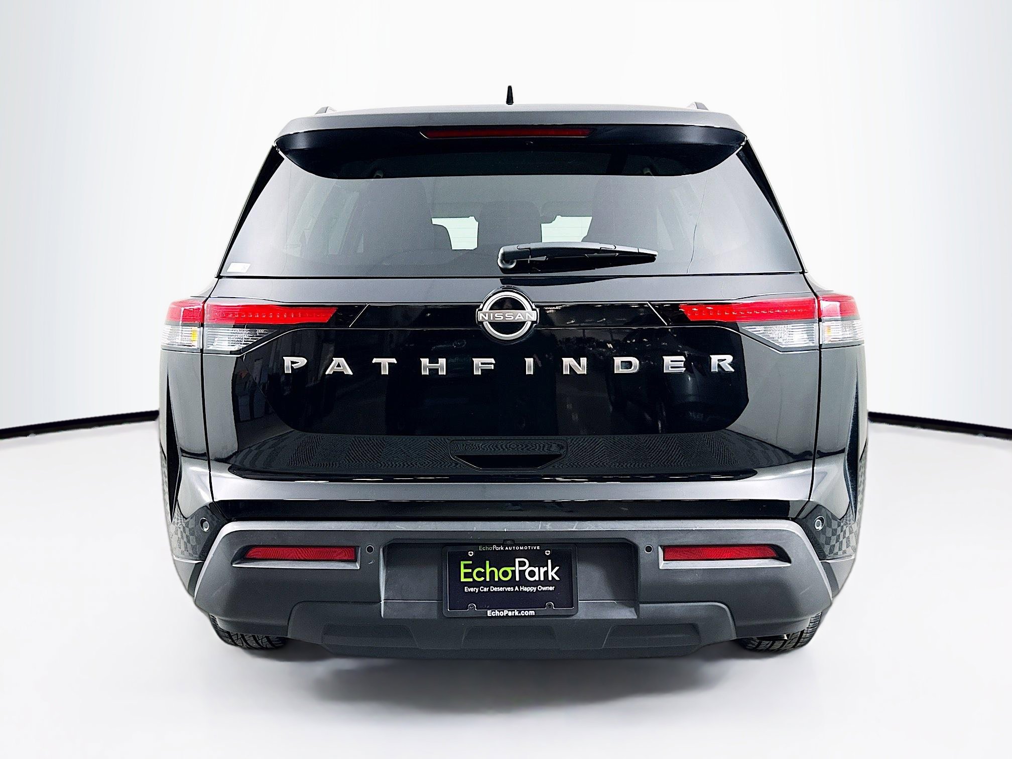 Used 2025 Nissan Pathfinder SV image 7