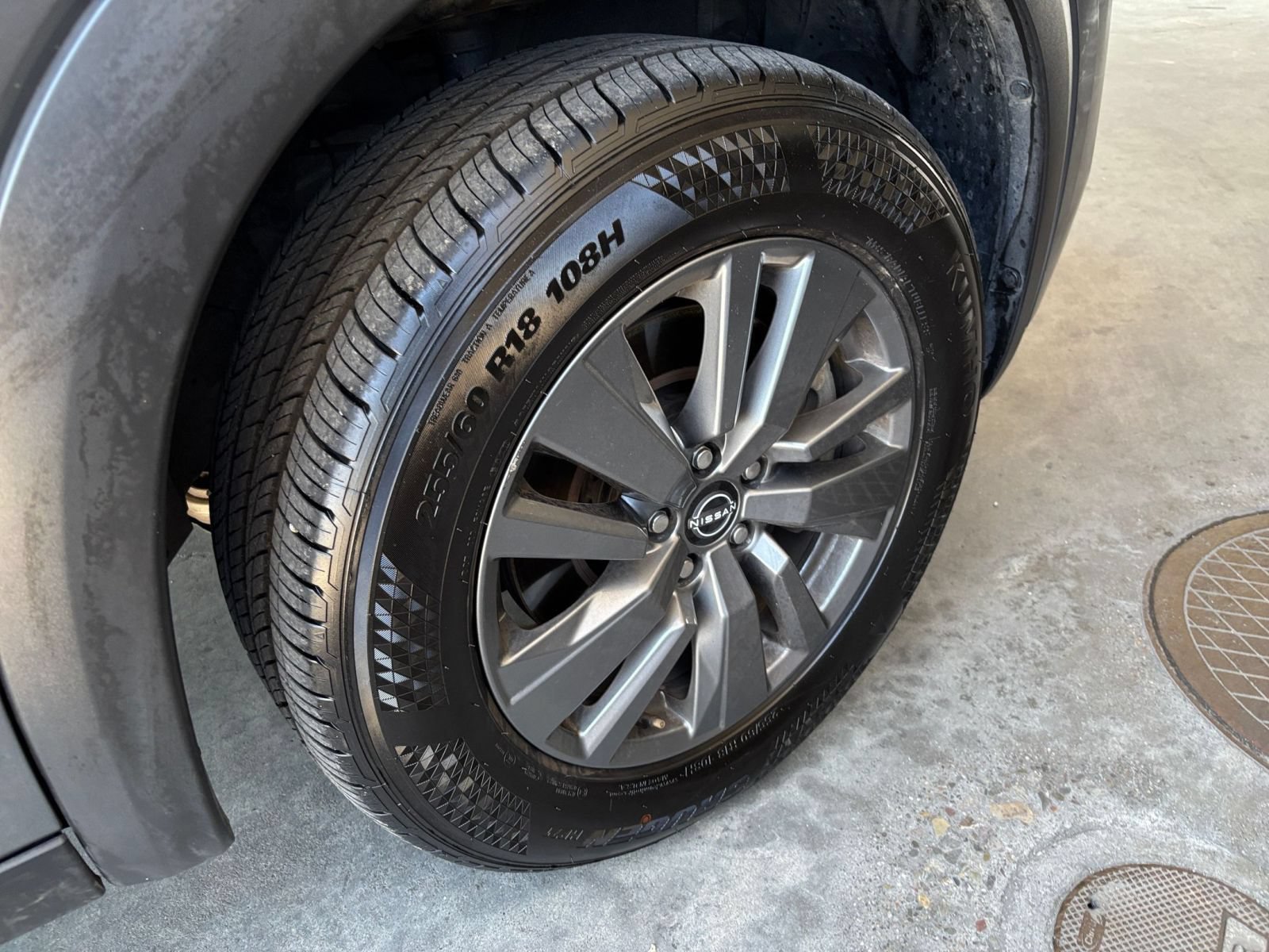 Used 2025 Nissan Pathfinder SV FWD image 33