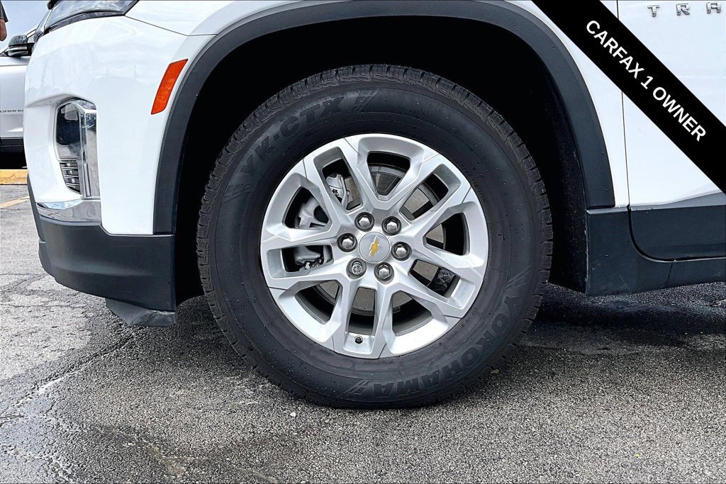 Used 2022 Chevrolet Traverse LS FWD image 33
