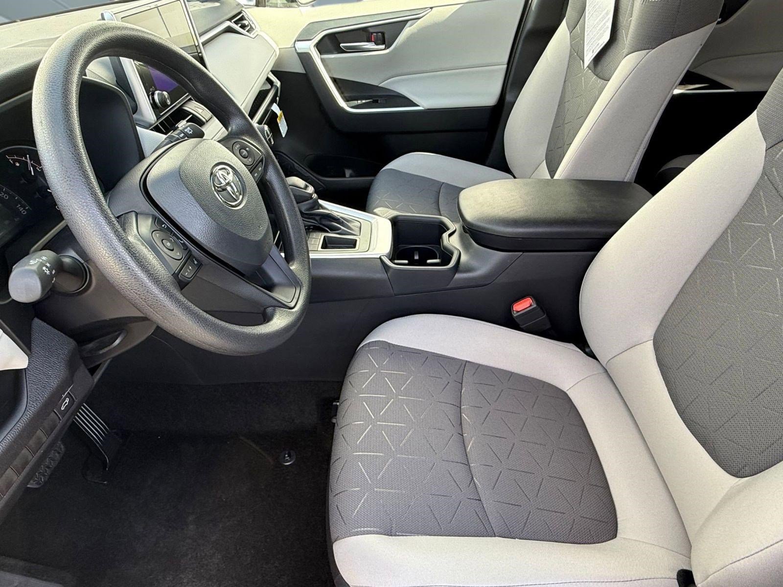 Certified 2025 Toyota RAV4 XLE w/ Convenience Package image 5