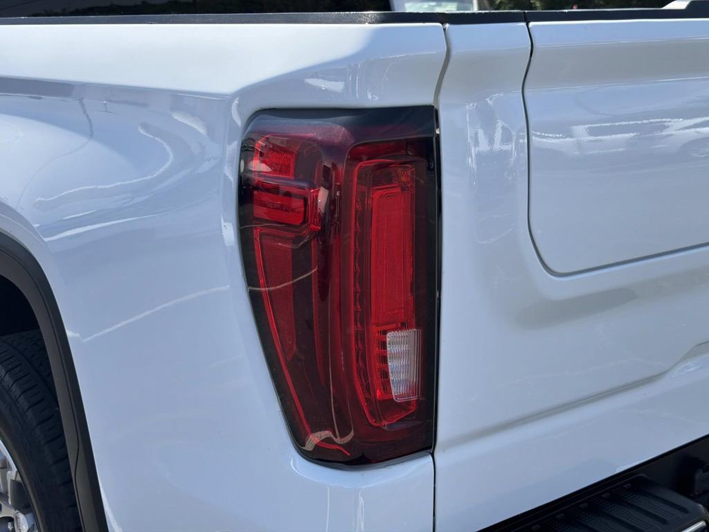 Used 2022 GMC Sierra 1500 SLT w/ SLT Convenience Package AWD/4WD image 13