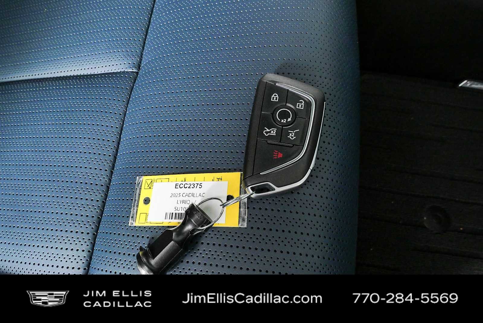 Used 2025 Cadillac Escalade IQ Luxury 2 w/ LPO, Premium Carpet Package AWD/4WD image 27