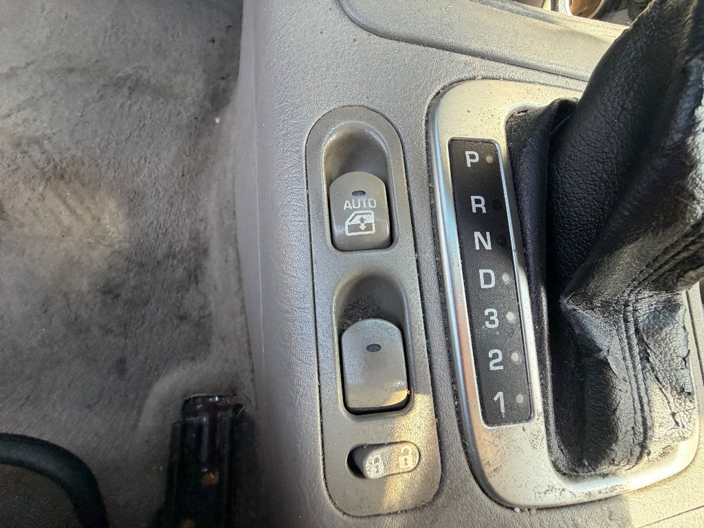 Used 2003 Saturn L-Series L200 FWD image 18