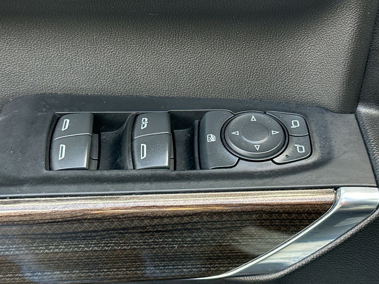 Used 2022 Chevrolet Silverado 1500 LT image 16