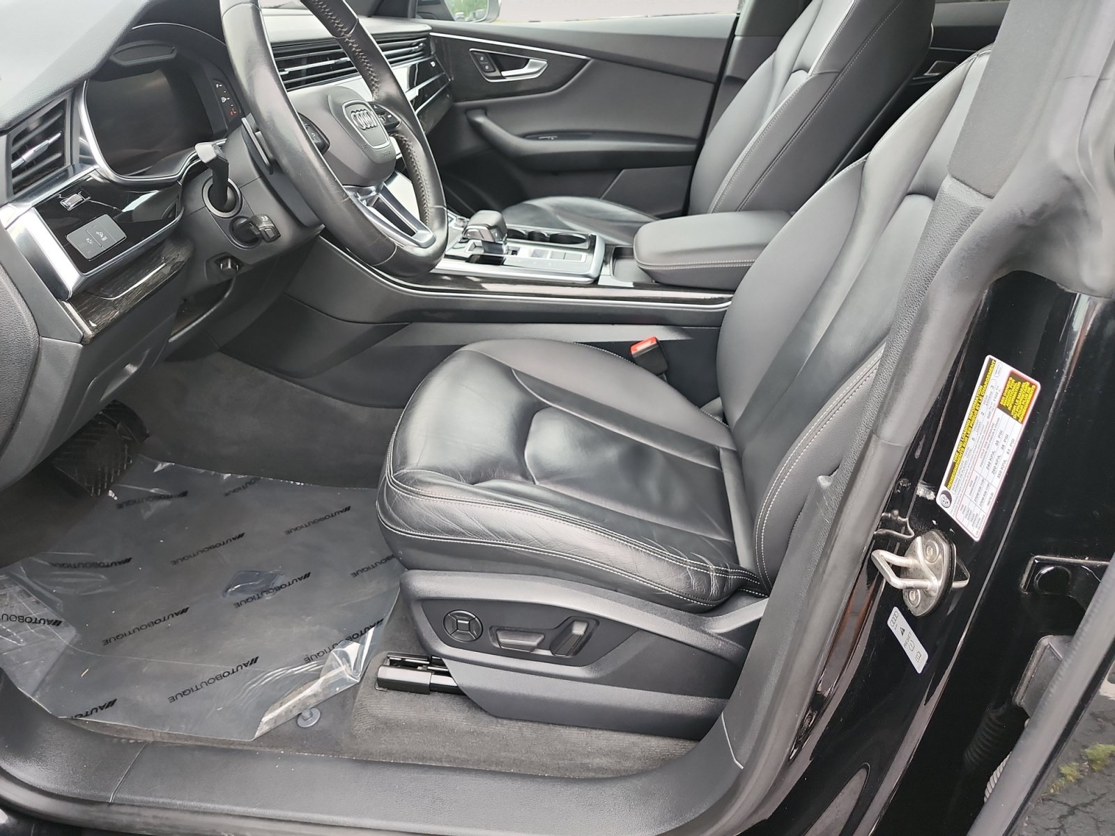 Used 2019 Audi Q8 Premium w/ Convenience Package AWD/4WD image 9
