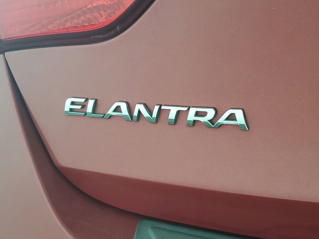 Used 2016 Hyundai Elantra GT FWD image 29
