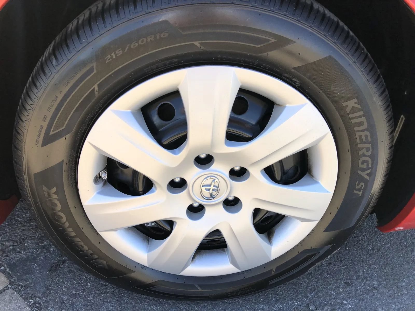 Used 2011 Toyota Camry LE FWD image 15