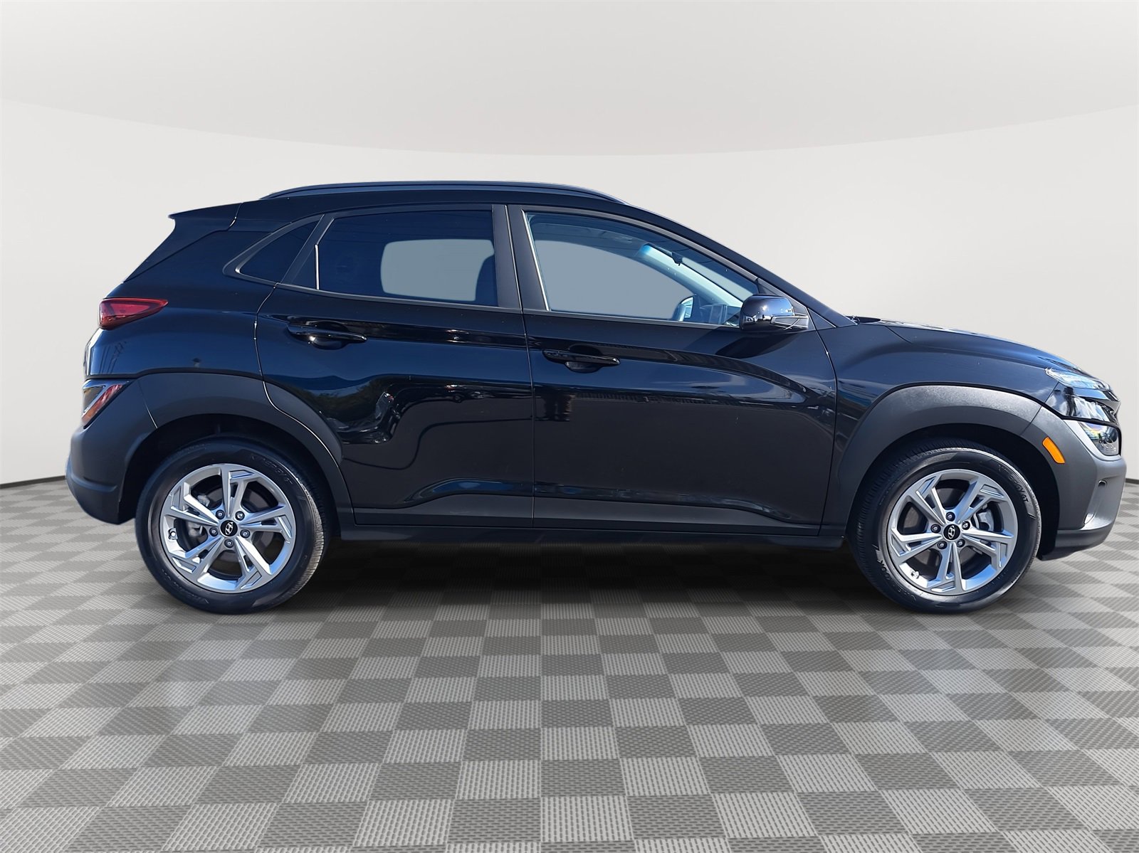 Used 2023 Hyundai Kona SEL w/ Cargo Package image 4