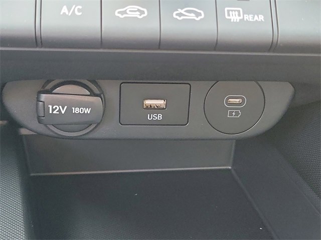 New 2025 Hyundai Elantra SE image 13