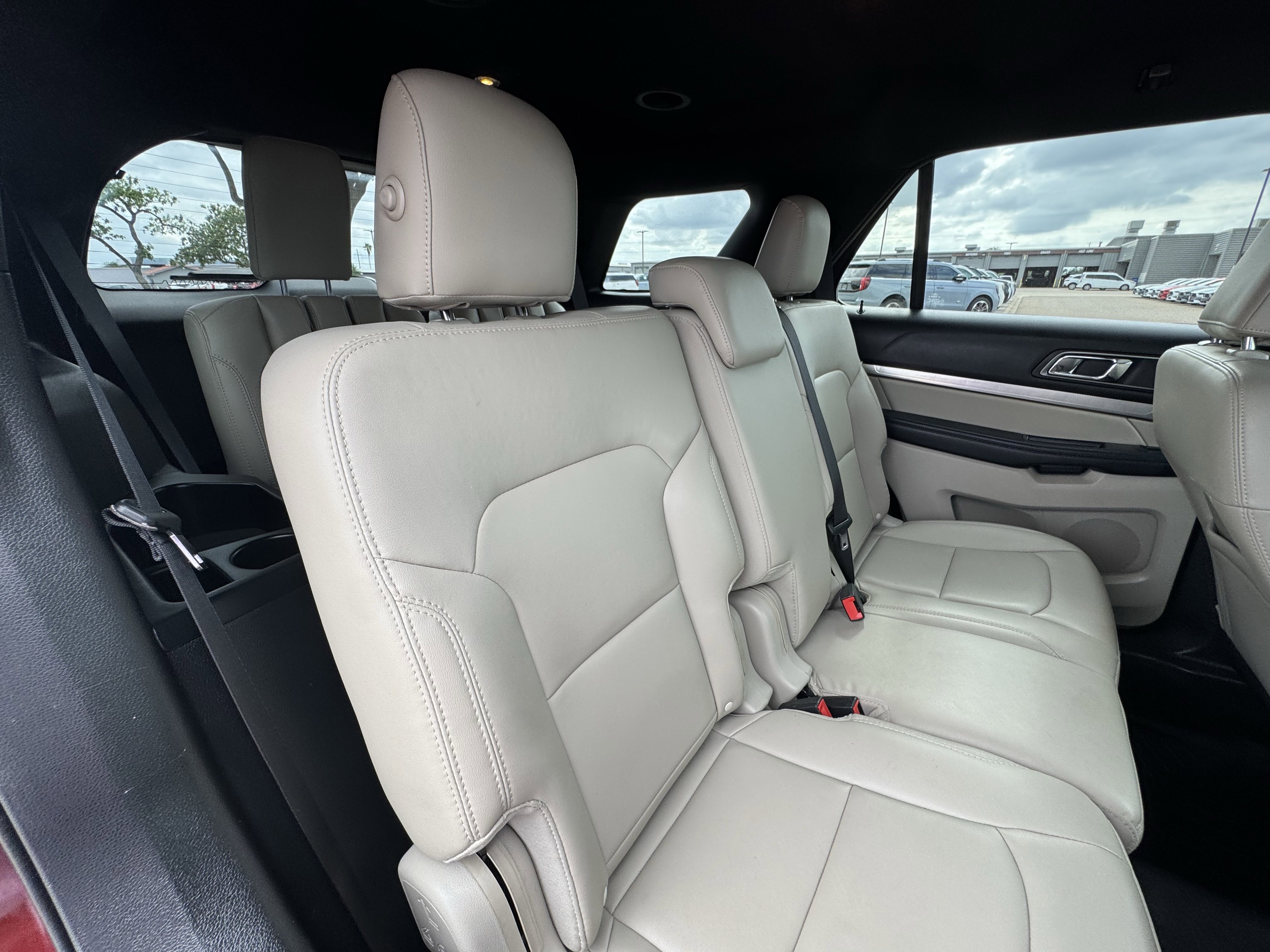 Used 2019 Ford Explorer XLT w/ Equipment Group 202A FWD image 19