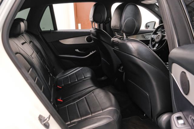Used 2019 Mercedes-Benz GLC 300 w/ Premium Package image 31
