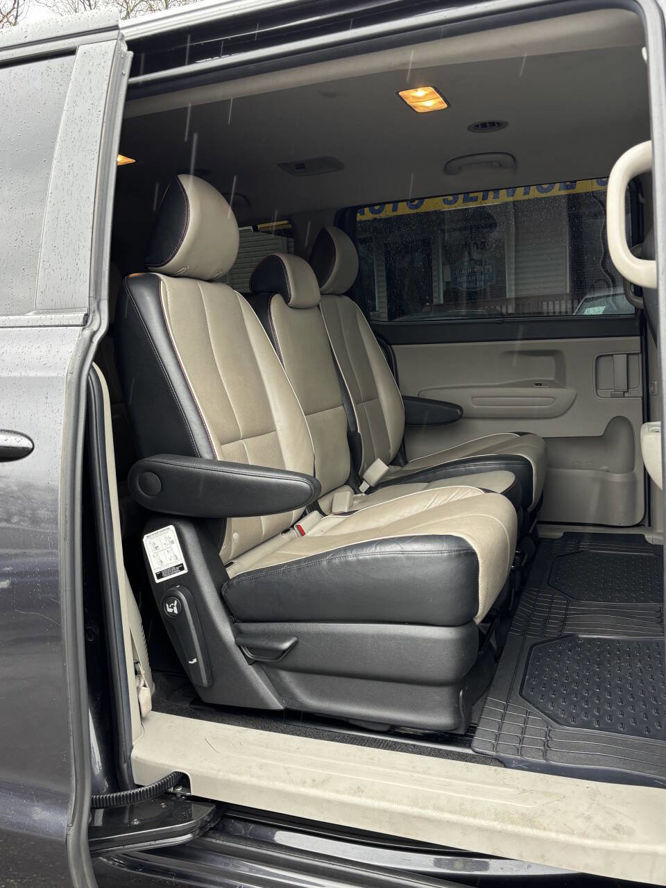Used 2020 Kia Sedona EX image 19