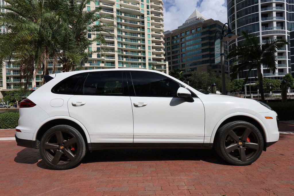 Used 2018 Porsche Cayenne Platinum Edition image 15
