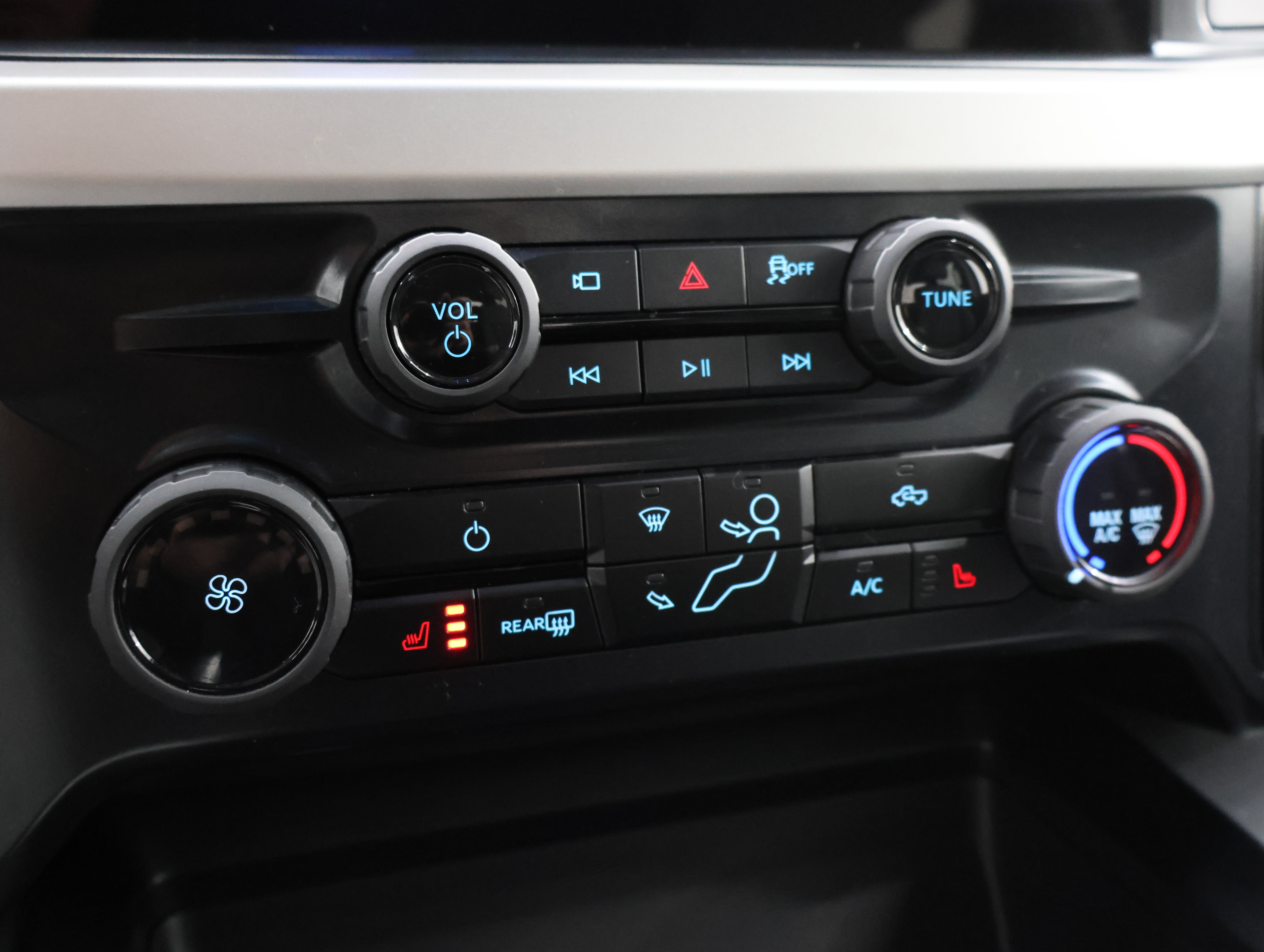 Used 2025 Ford F350 XLT w/ Black Appearance Package AWD/4WD image 49
