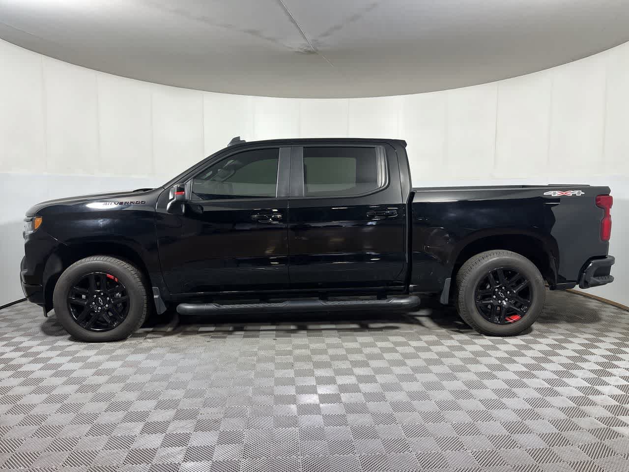 Used 2024 Chevrolet Silverado 1500 RST w/ Redline Edition AWD/4WD image 5
