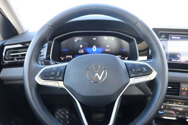 Used 2025 Volkswagen Jetta SE image 19