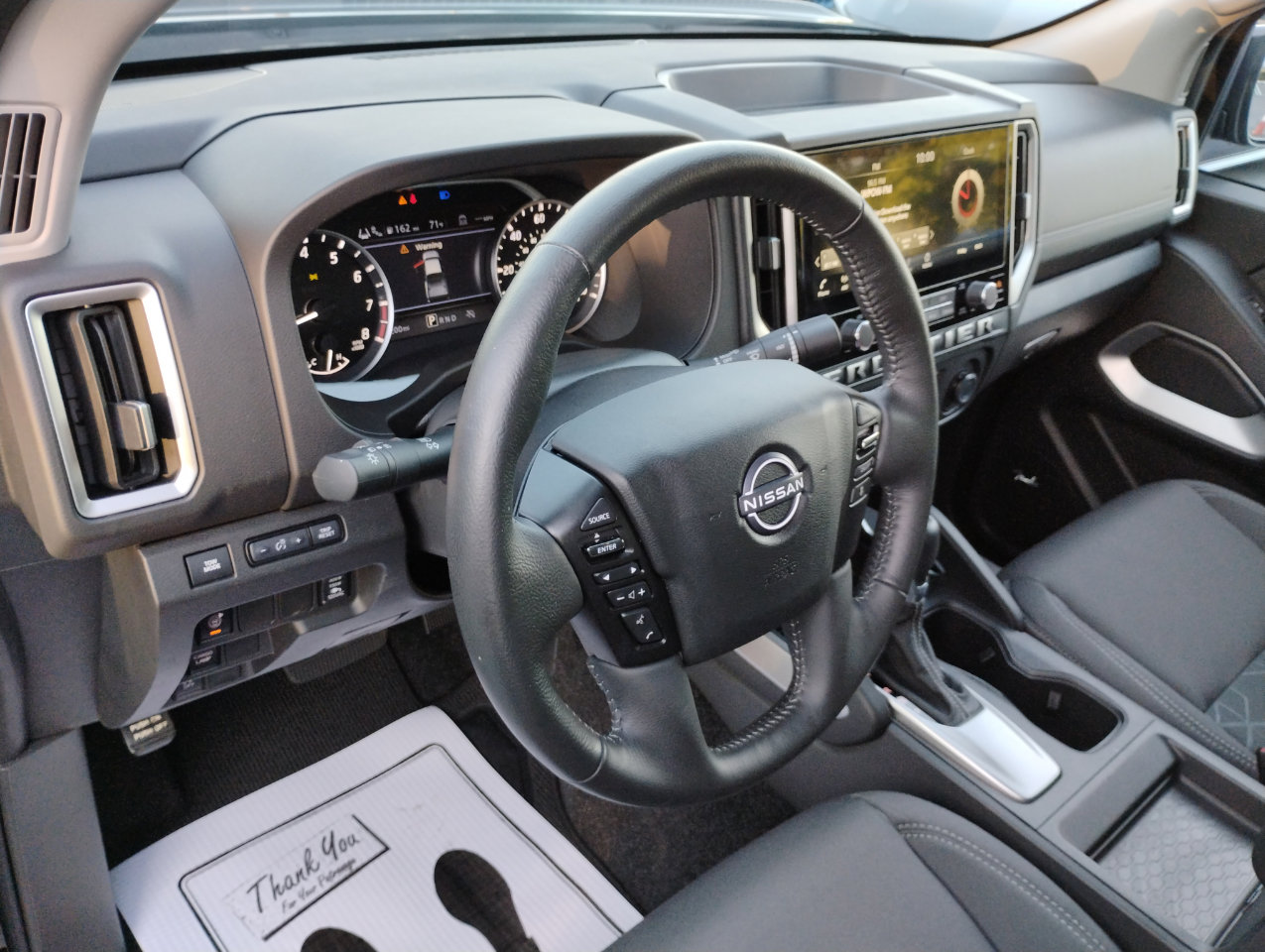 Used 2025 Nissan Frontier SV w/ SV Convenience Package image 41
