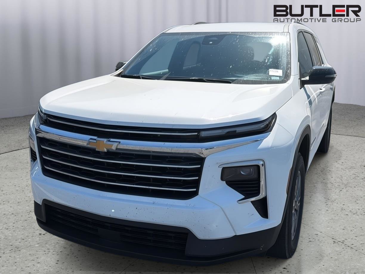 Used 2025 Chevrolet Traverse LT AWD/4WD image 3