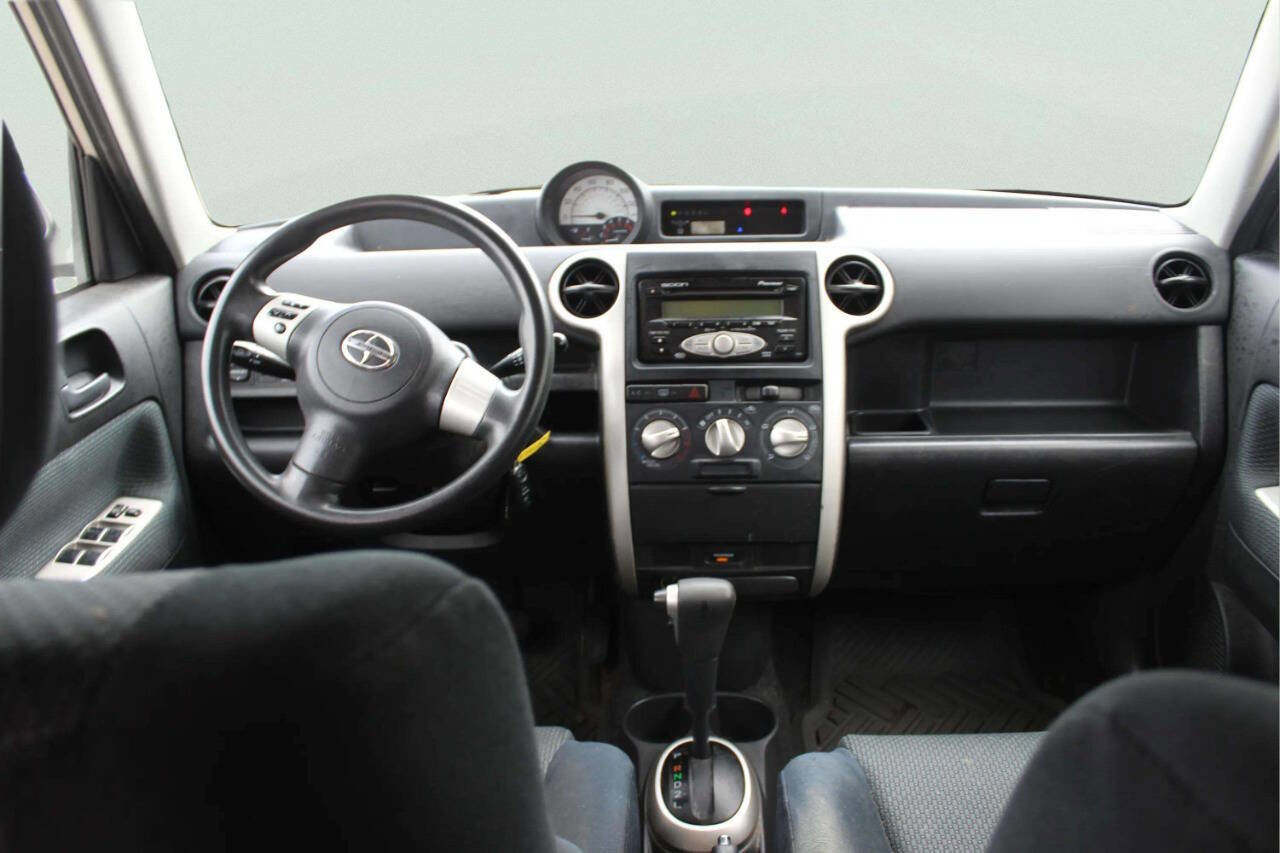 Used 2006 Scion xB FWD image 8
