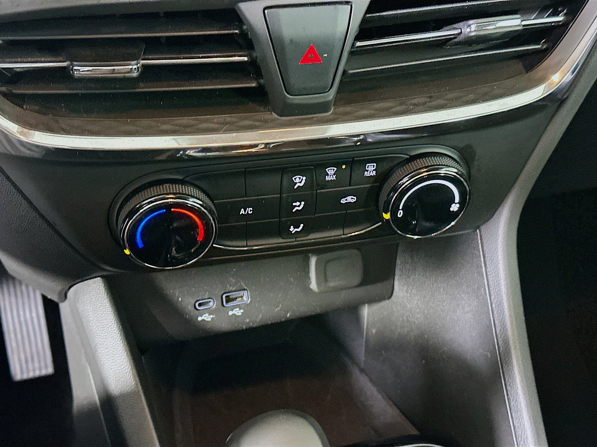 Used 2025 Buick Encore GX Preferred FWD image 24