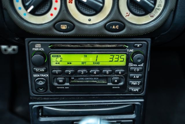 Used 2001 Toyota MR2 RWD image 32