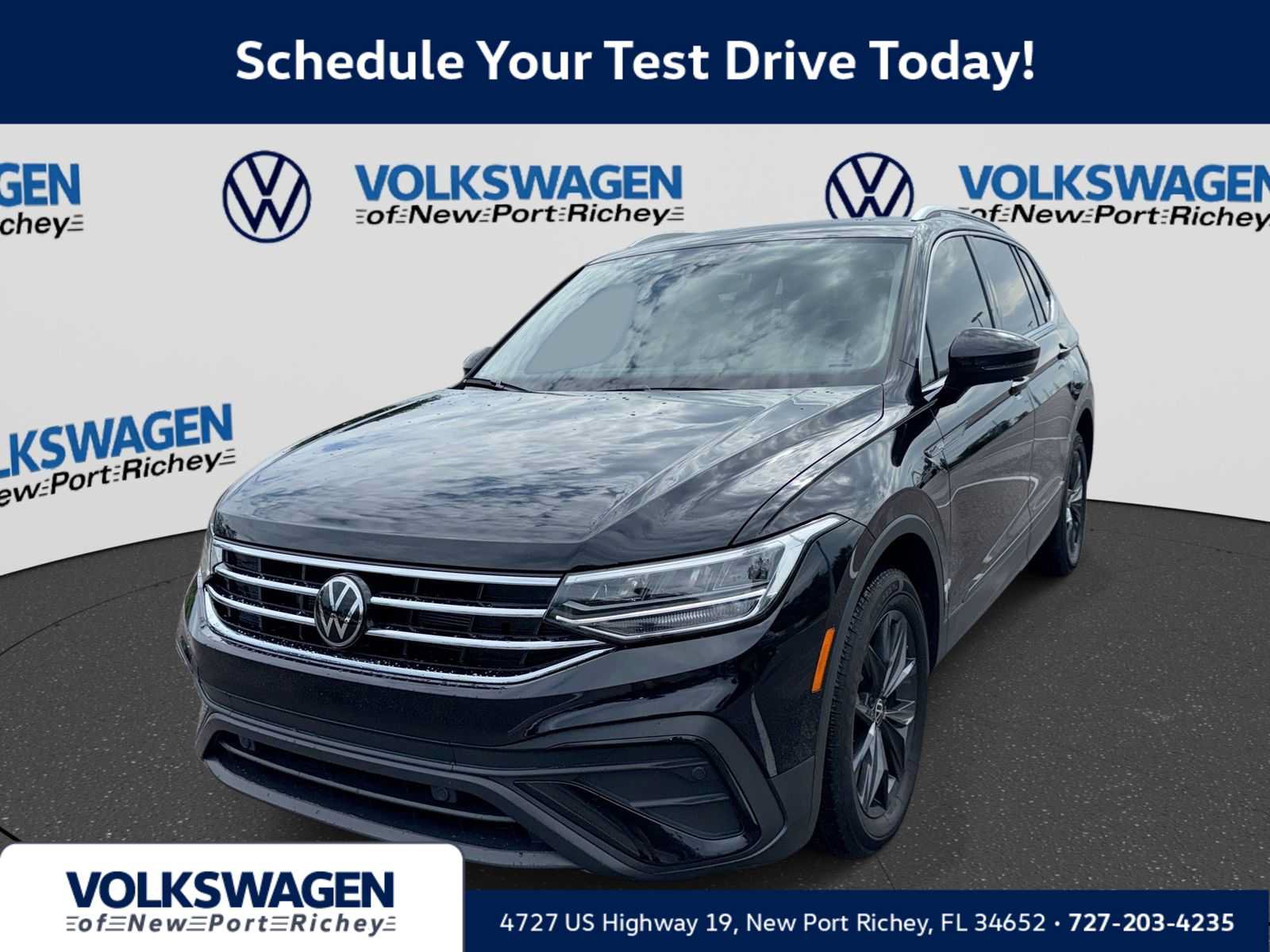 Used 2024 Volkswagen Tiguan SE w/ Panoramic Sunroof Package