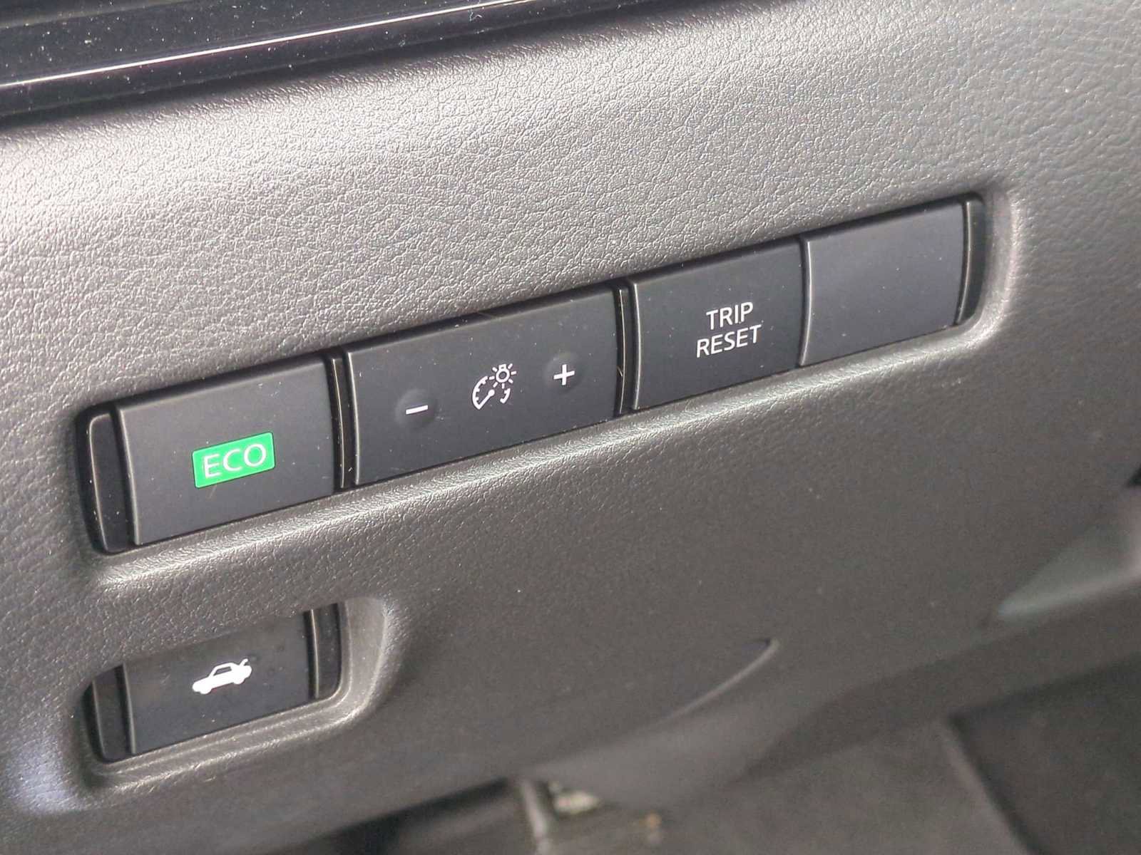 Used 2024 Nissan Sentra SV image 33