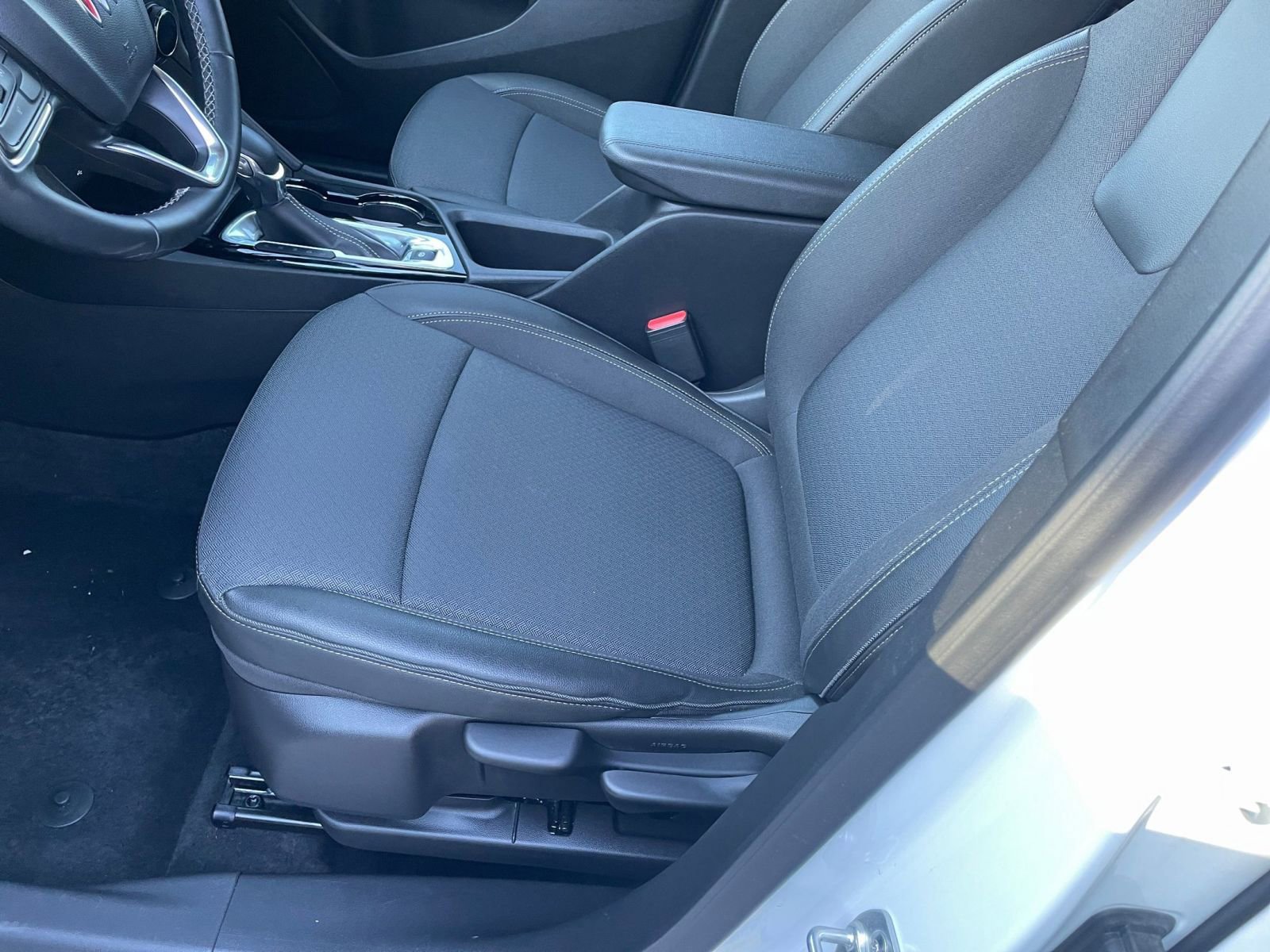 Used 2025 Buick Encore GX Preferred image 34