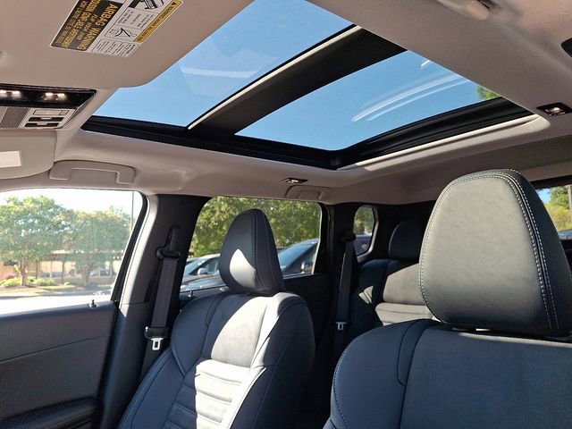 New 2025 Mitsubishi Outlander SE image 8