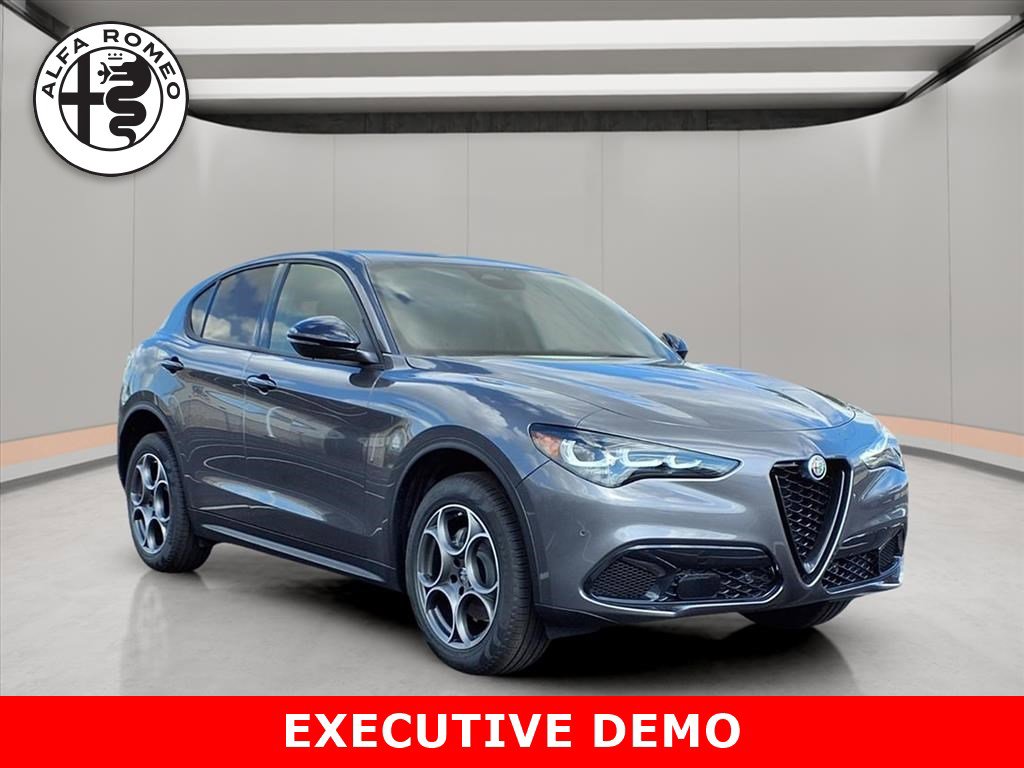 New 2025 Alfa Romeo Stelvio Sprint image 1