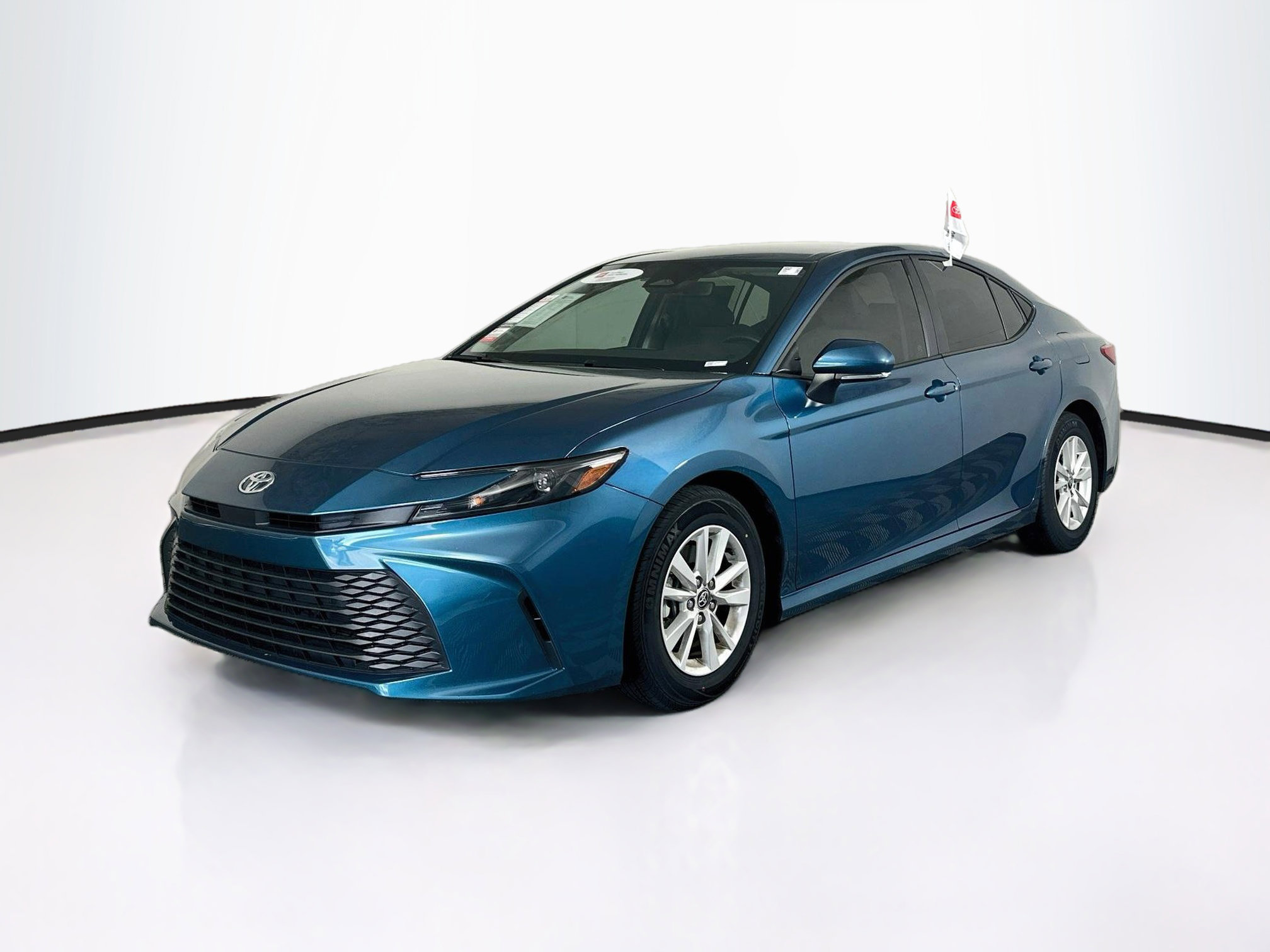 Used 2025 Toyota Camry LE w/ Convenience Package FWD image 7