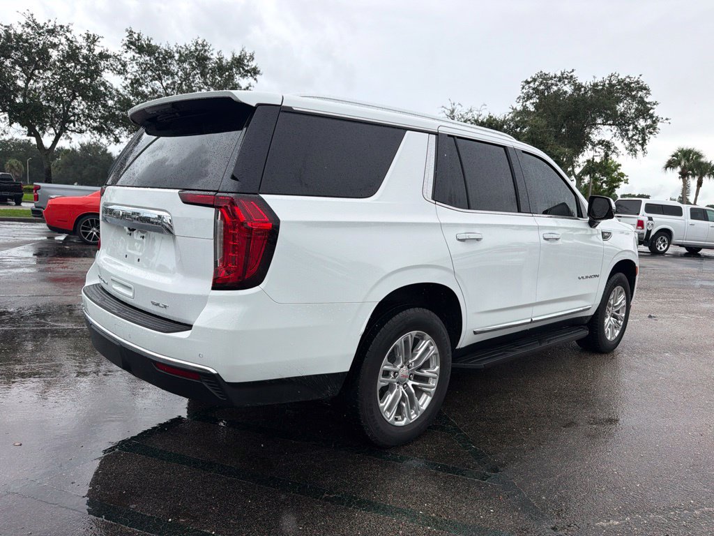 Used 2024 GMC Yukon SLT w/ SLT Luxury Package RWD image 5