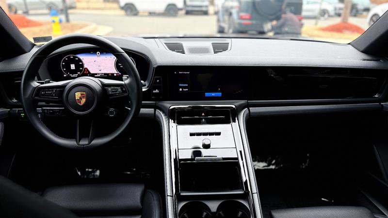 Used 2025 Porsche Panamera 4 w/ Premium Package image 21