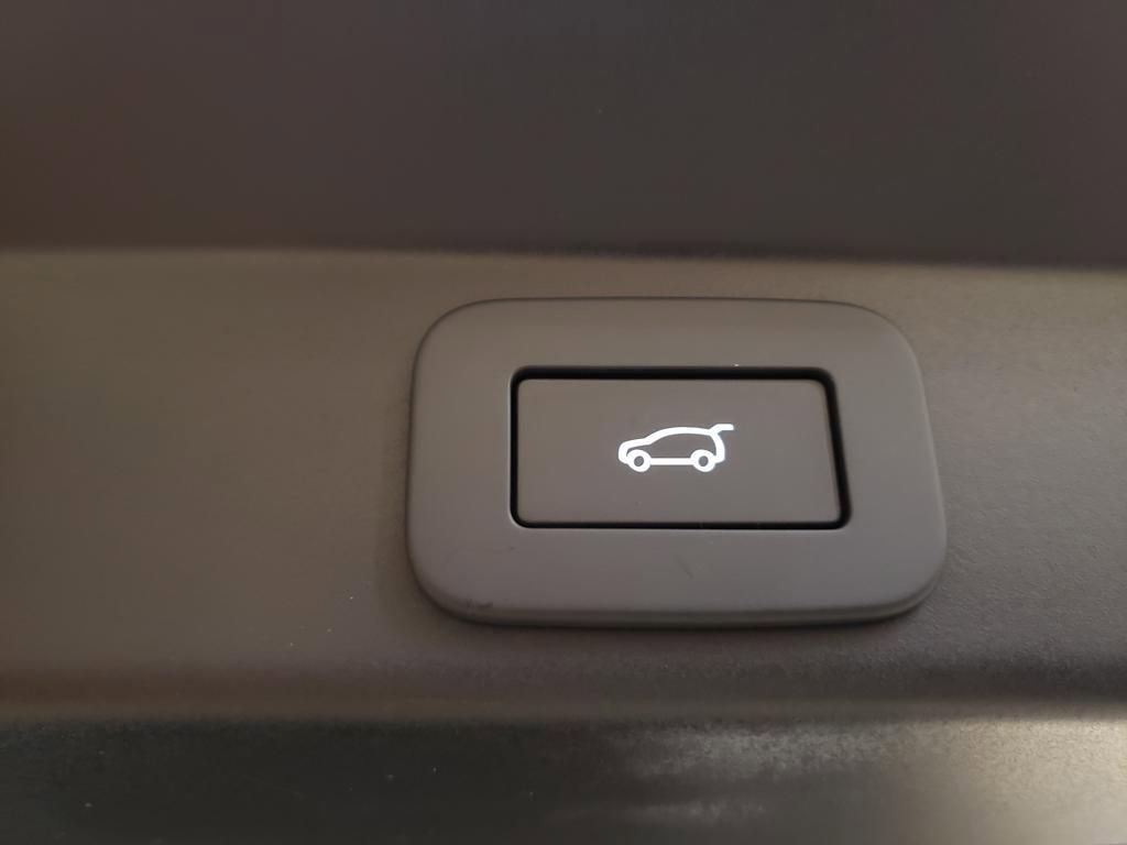 New 2026 Land Rover Range Rover Sport SV image 6