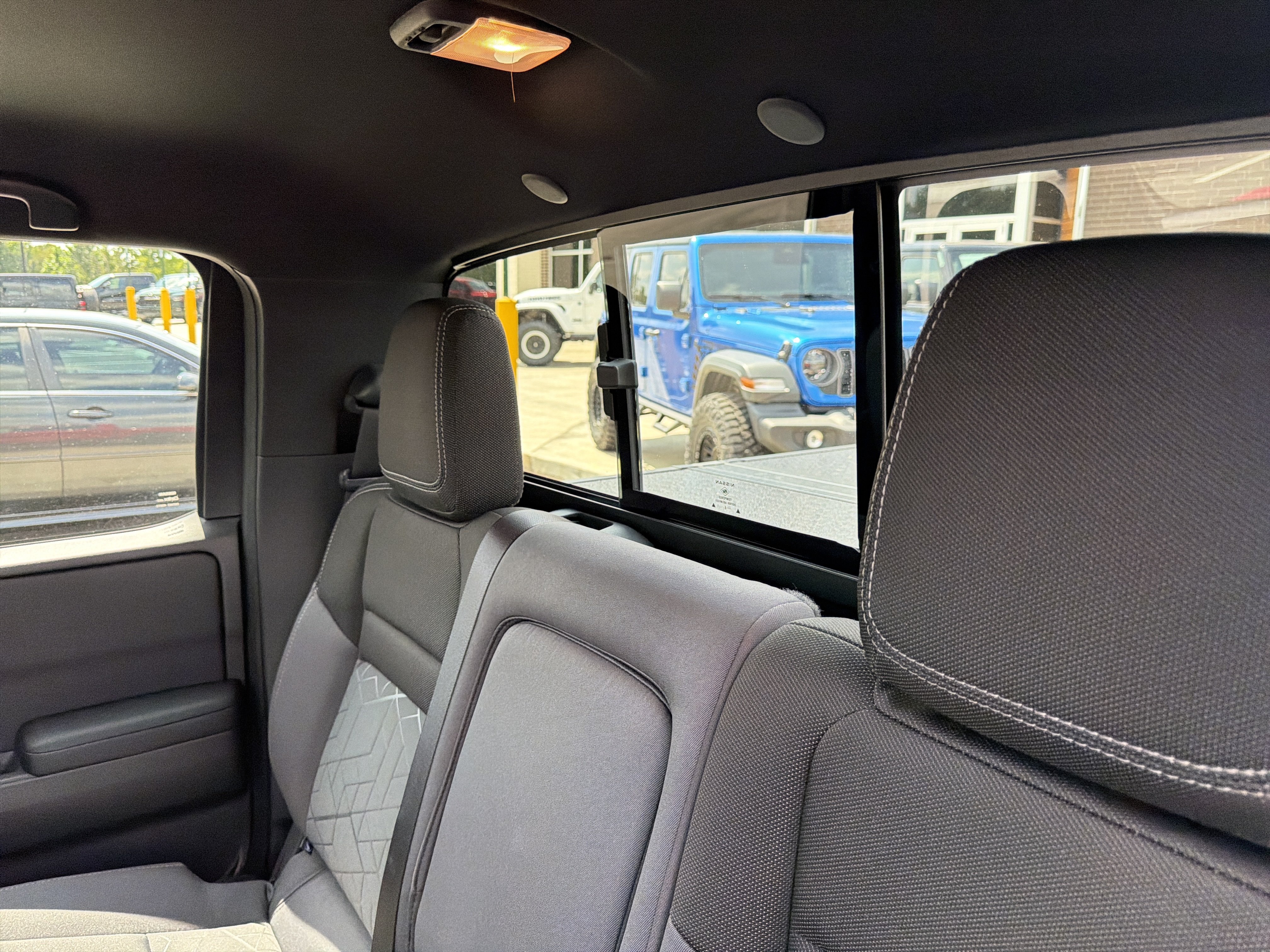 Used 2026 Nissan Frontier SV w/ All-Weather Content Package AWD/4WD image 19