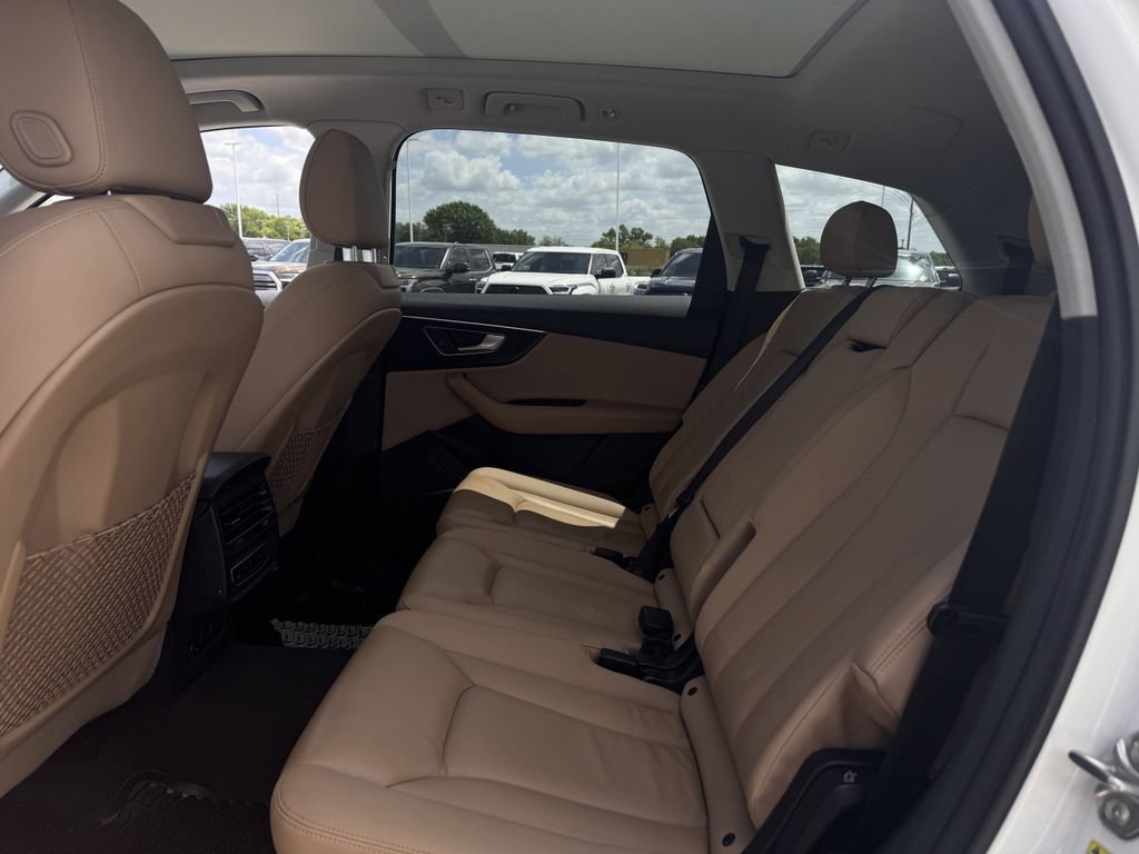 Used 2020 Audi Q7 3.0T Premium Plus w/ Premium Plus Package image 28