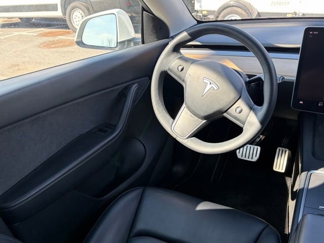 Used 2022 Tesla Model Y Performance image 31