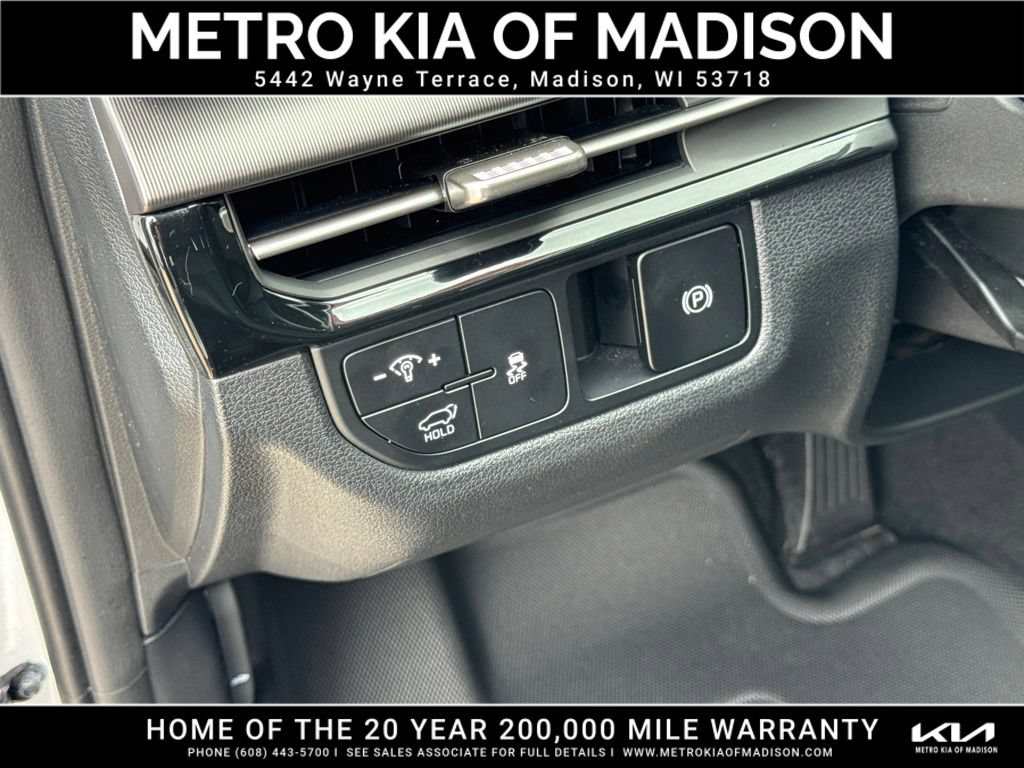 Used 2026 Kia Sportage EX FWD image 13