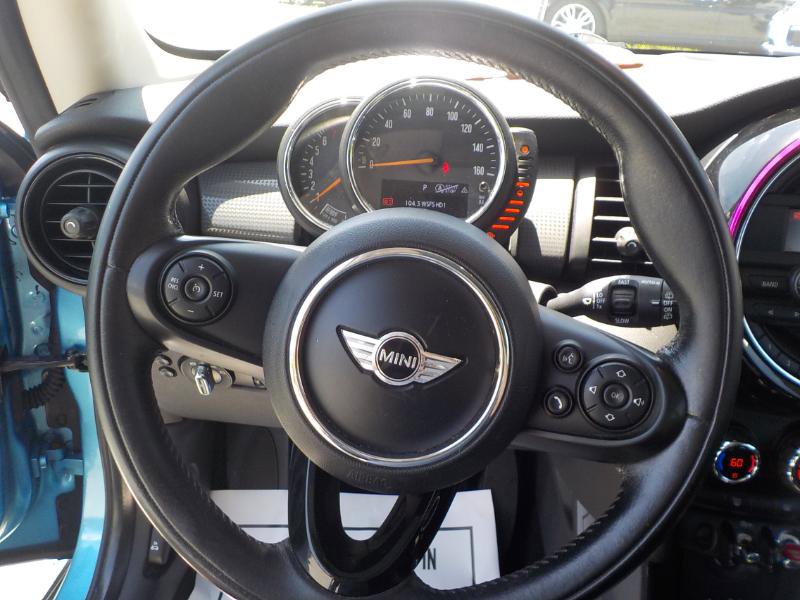 Used 2016 MINI Cooper 2-Door Hardtop image 11