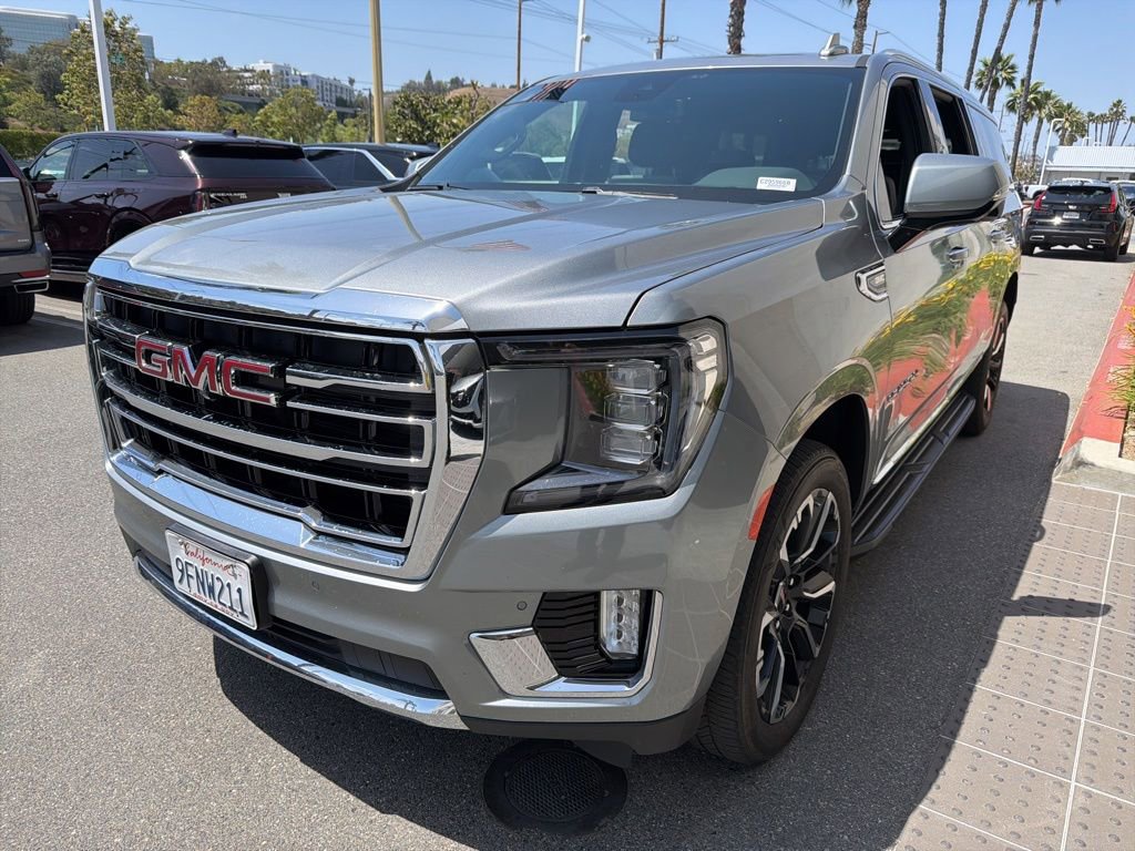 Certified 2023 GMC Yukon XL SLT w/ SLT Premium Package AWD/4WD image 2