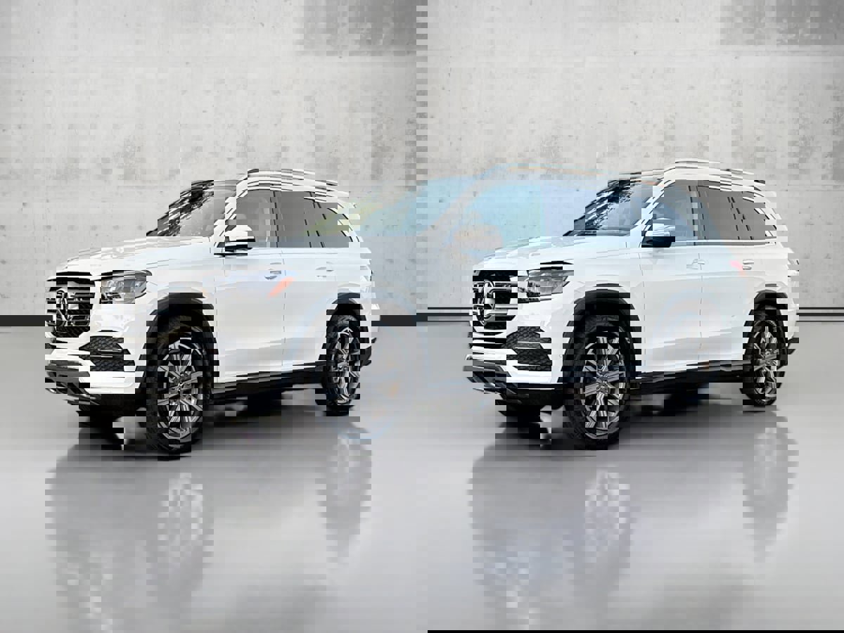 Used 2023 Mercedes-Benz GLS 450 4MATIC image 3