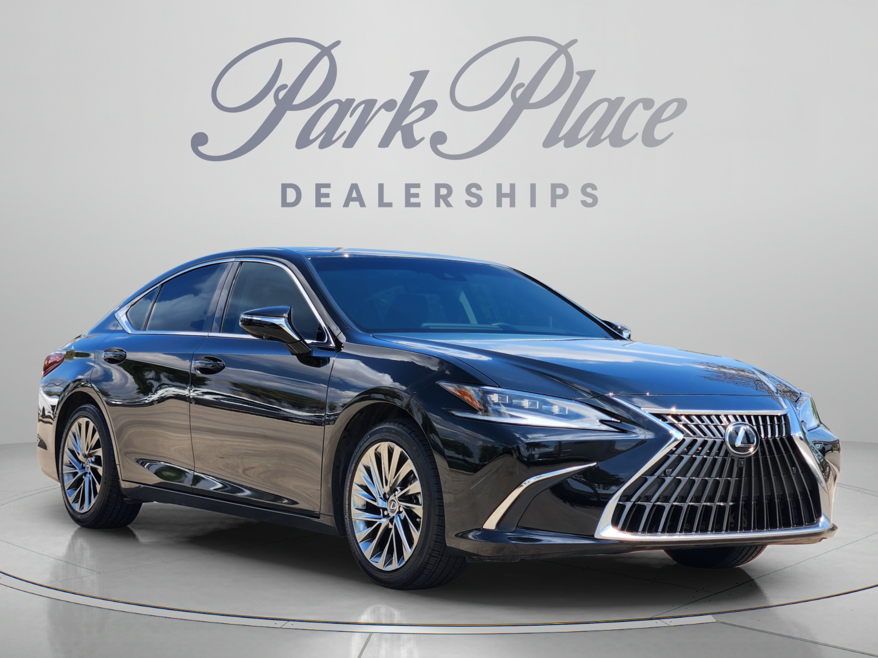 Used 2024 Lexus ES 350 Ultra Luxury w/ Accessory Package (Z2) FWD image 6