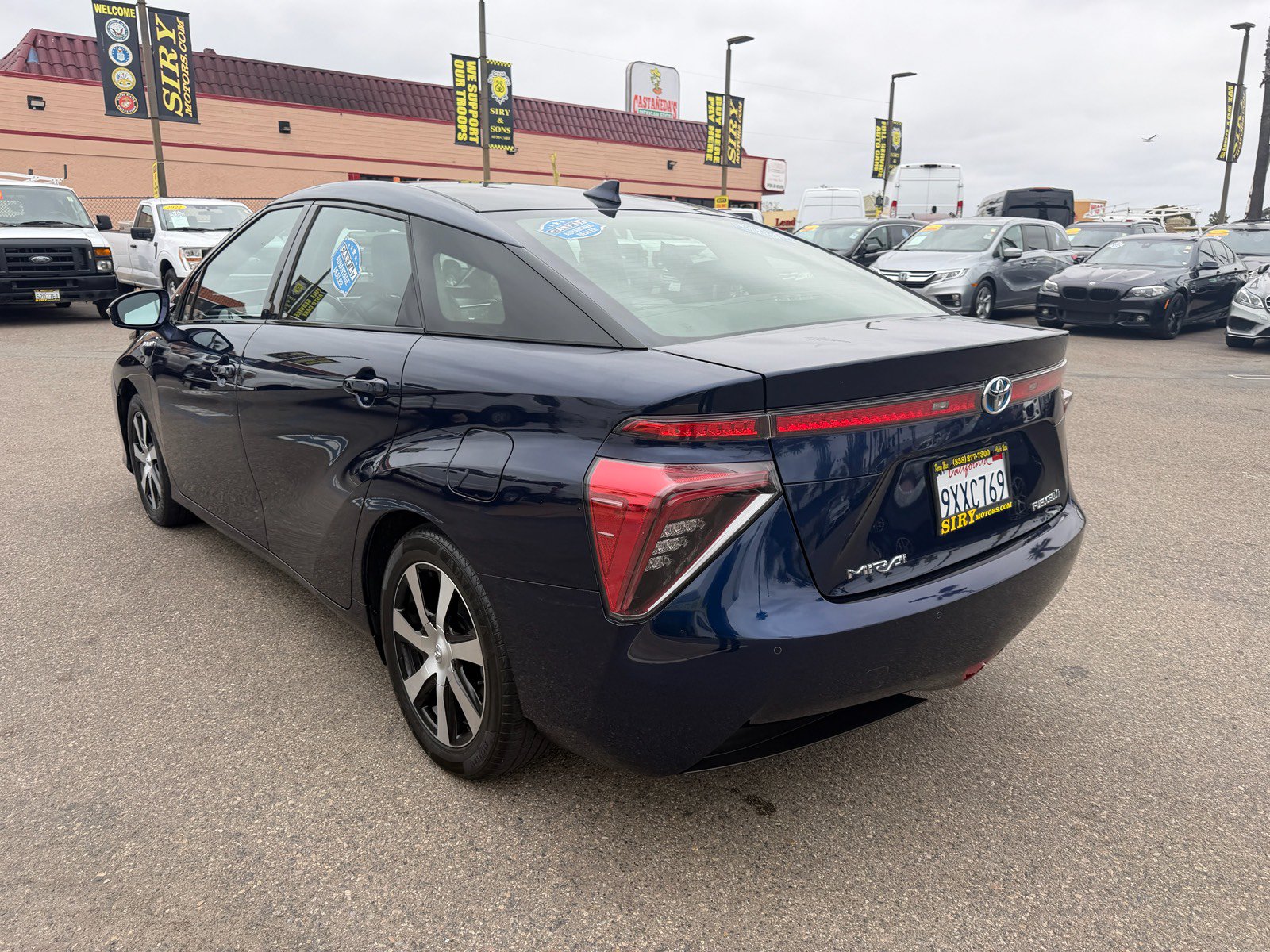 Used 2017 Toyota Mirai FWD image 4