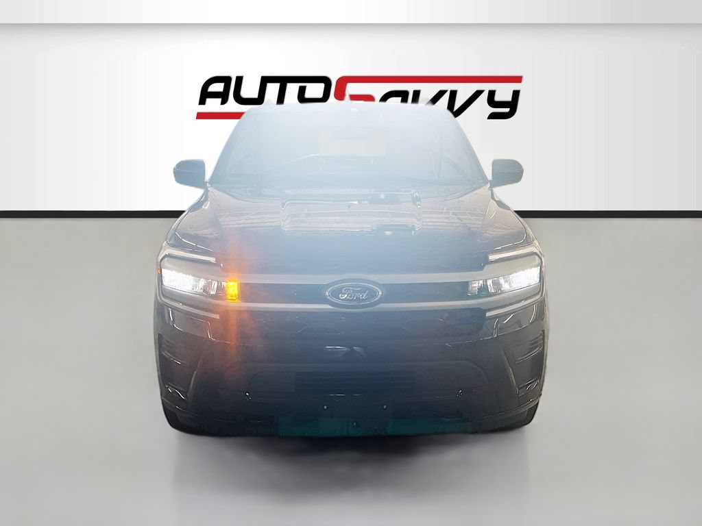 Used 2023 Ford Expedition XLT AWD/4WD image 2