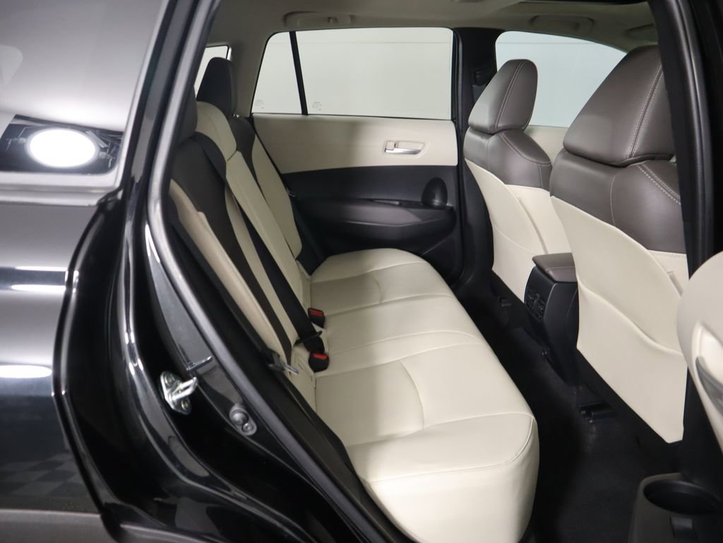 Used 2023 Toyota Corolla Cross XLE image 22