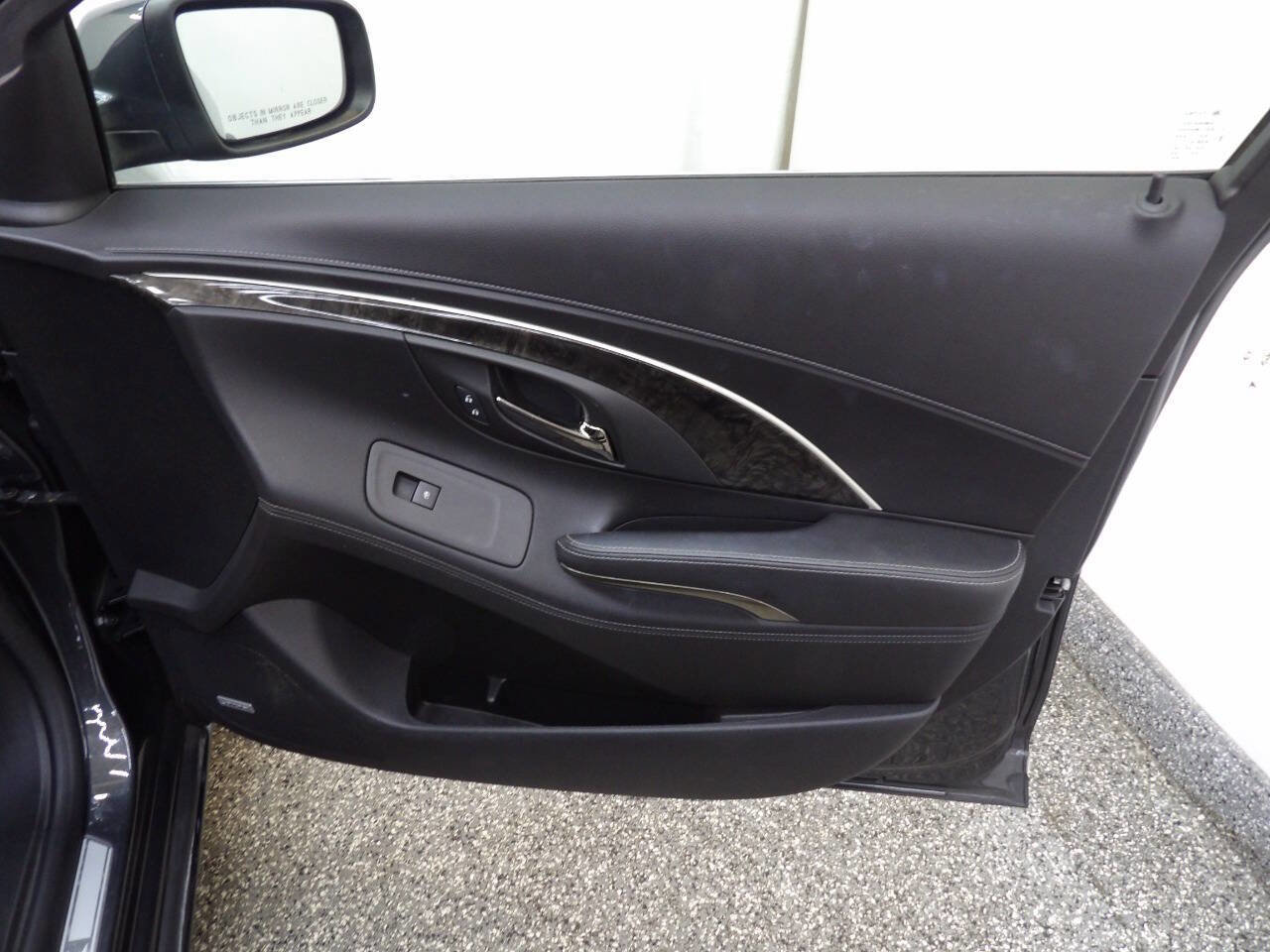 Used 2016 Buick LaCrosse Leather FWD image 11